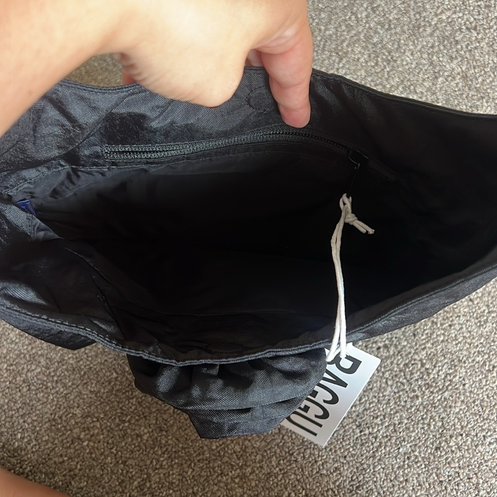 BAGGU Exclusive Rosette Small Nylon Sling Bag NWT - Picture 7 of 8